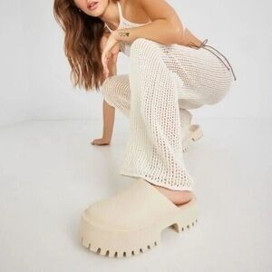 JEFFREY CAMPBELL Lugged Platform Mules CREAM 38 / 7